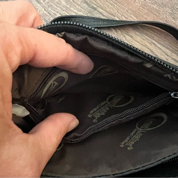 Ameri Leather Crossbody Small Purse Black
Detachable/Adjustable Strap - Picture 11 of 16